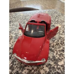 Maisto 2004 Chevrolet SSR Diecast Convertible Red SS Truck 1/18 Scale